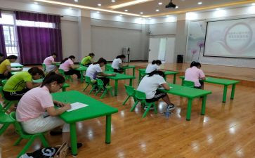 小班保育员月总结精选7篇
