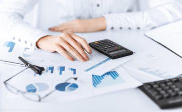 会计的年终述职报告模板8篇