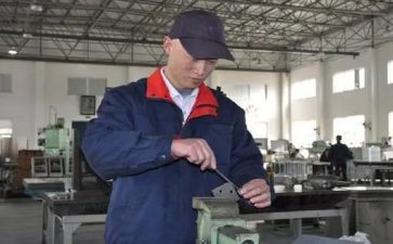 管钳工个人总结报告5篇