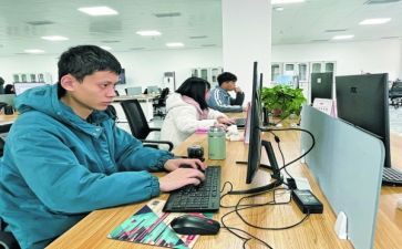 社区工作人员年度述职报告6篇