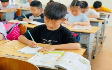 我们这个年龄作文参考8篇