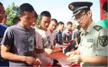 教师编政审个人总结5篇