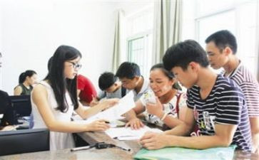 助学金申请申请书800字精选8篇